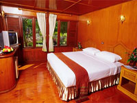 Boat Chalet Suite