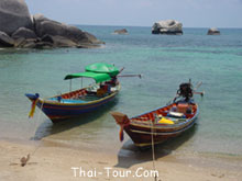 boats at Jansom Beach