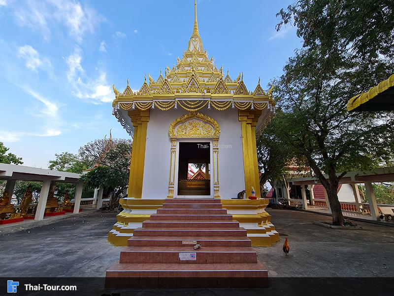 วัดเขาพระบาท