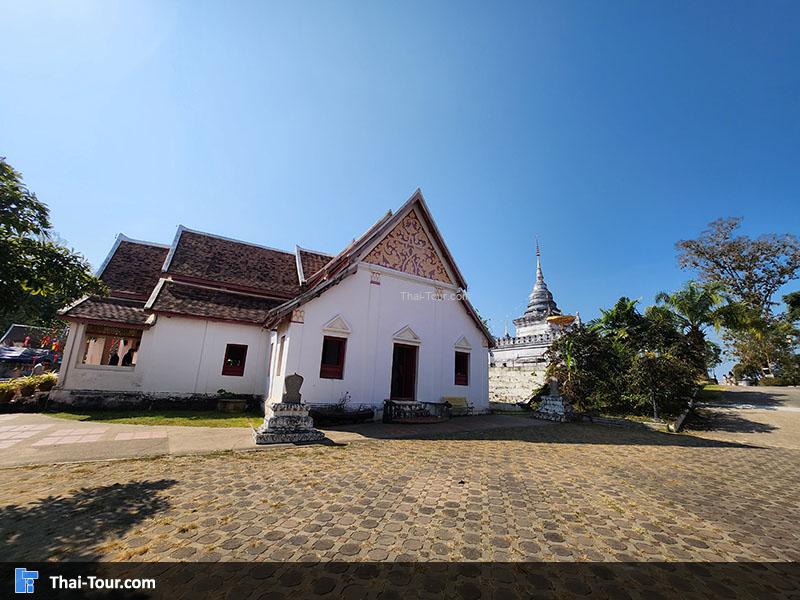 พระธาตุ วัดพระธาตุเขาน้อย