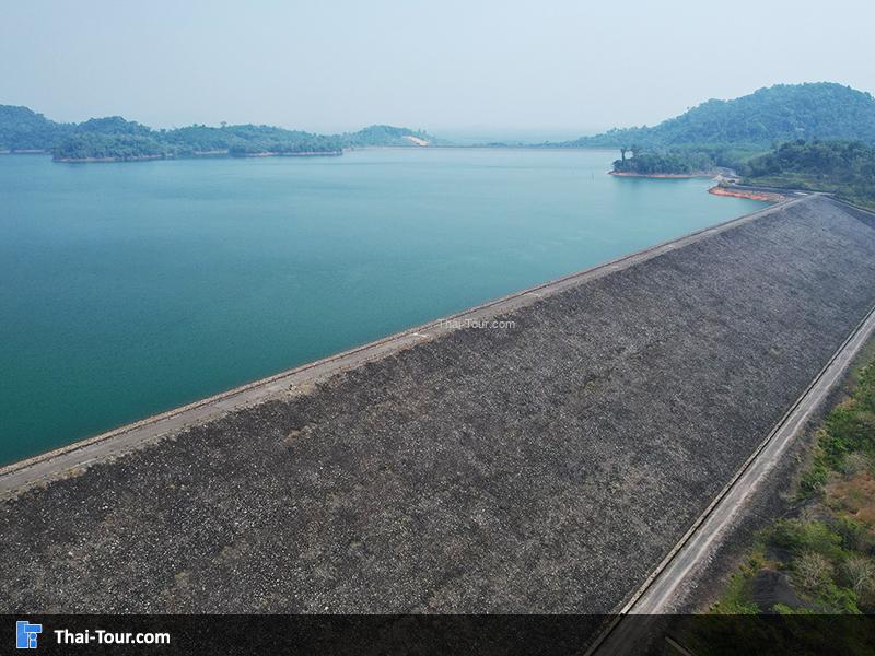 ภาพมุมสูงเขื่อนบ้านพลวง