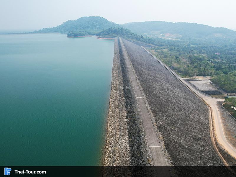 ภาพมุมสูงเขื่อนบ้านพลวง