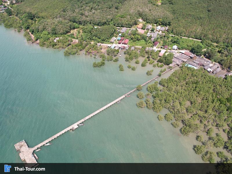 ภาพมุมสูง สะพานท่าต้นโด