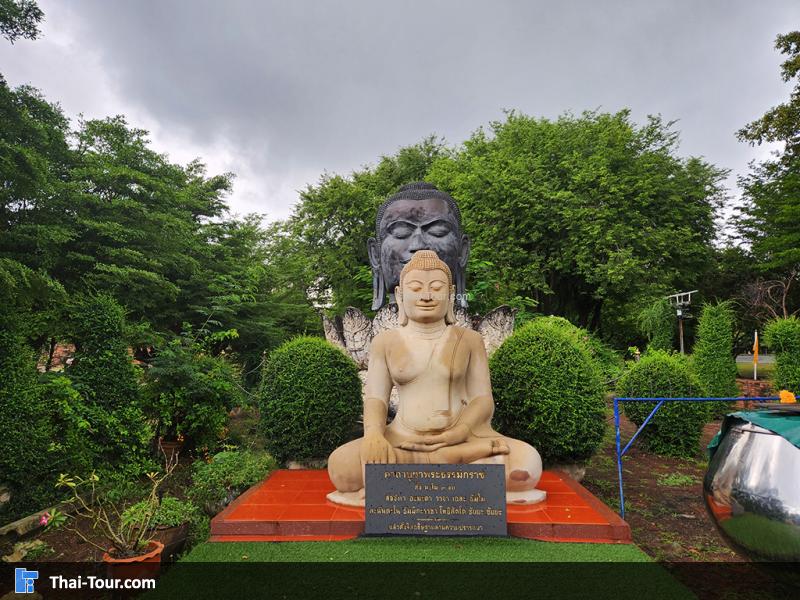 เศียรพระประธานวัดธรรมิกราชภายในพิพิธภัณฑสถานแห่งชาติเจ้าสามพระยา 