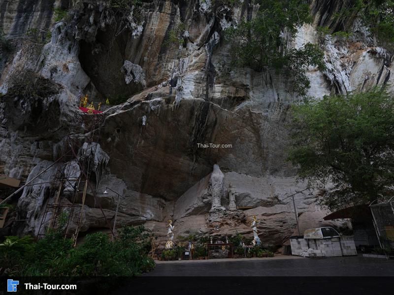 ภาพมุมสูง พระนอนทรงเครื่องโนรา