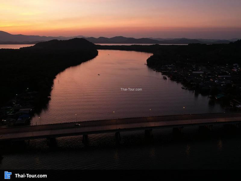 จุดชมวิวสะพานข้ามคลองละอุ่น