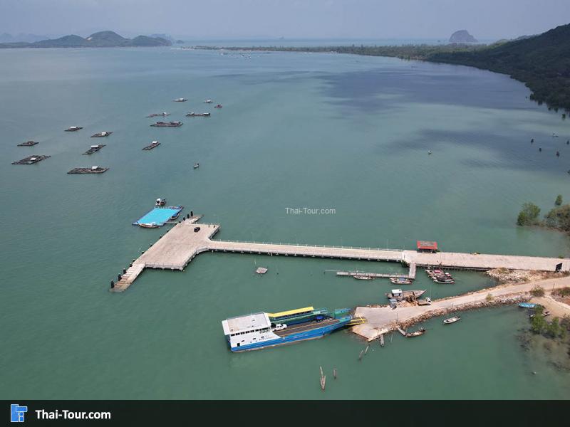 ภาพมุมสูง ท่าเรือ คลองเหีย